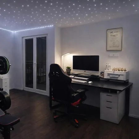 Spacious 3-bedroom Flat In The Heart Of * Цюрих