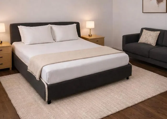 Διαμέρισμα Spacious 3-bedroom Flat In The Heart Of *